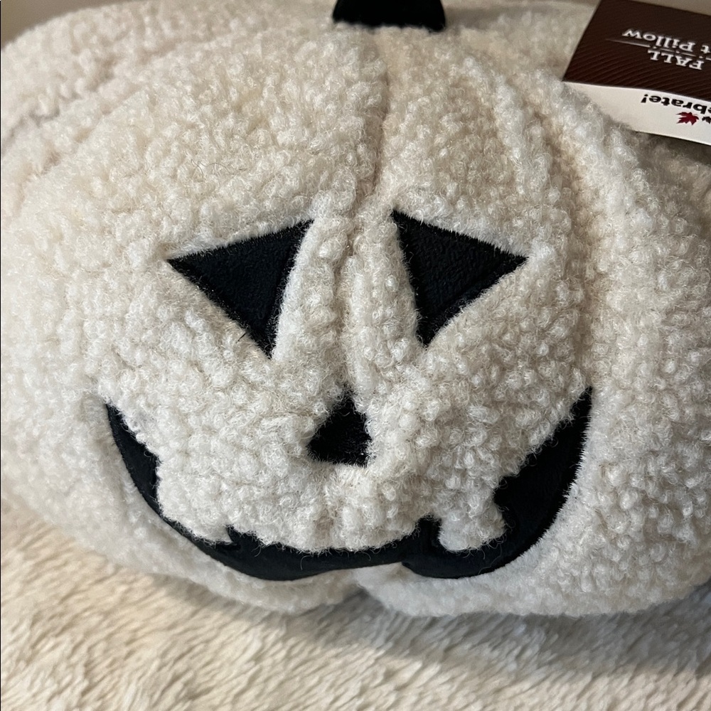 3 Halloween Fall White Black Sherpa Plush Pumpkin Bat Pillow - Picture 5 of 7